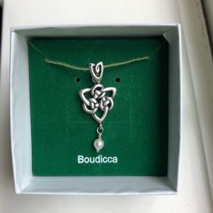 NIB Boudicca pendant with drop pearl
